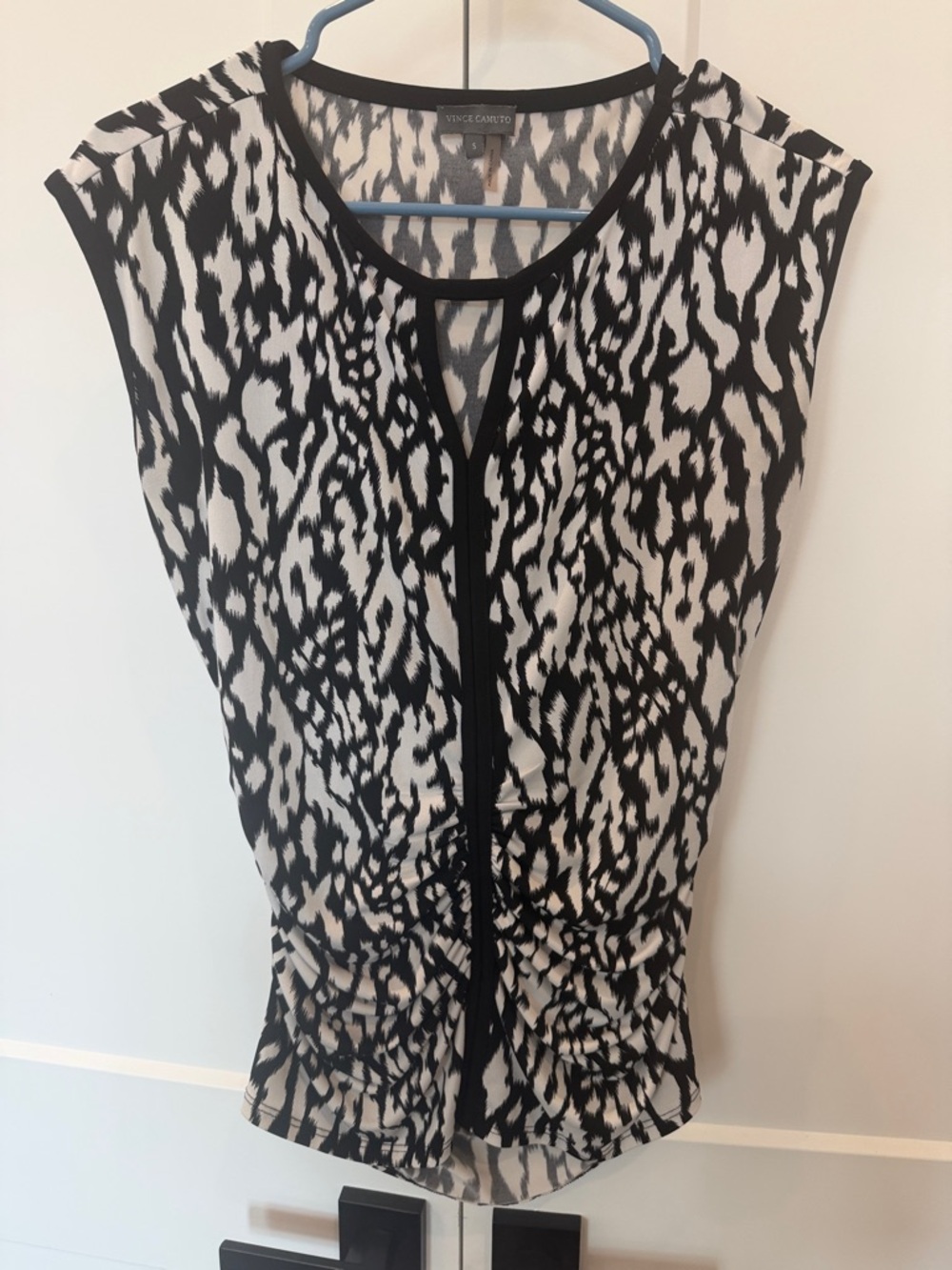 Vince Camuto Black and White Graphic Sleeveless Top